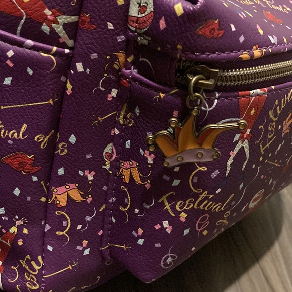 Loungefly Disney The Hunchback Of Notre Dame Festival Of Fools - Picture 9 of 11